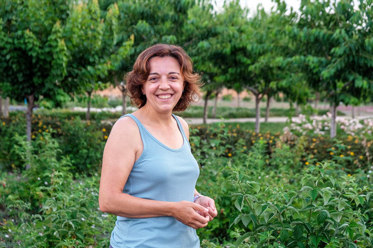 Eva Fernández Pablos: persona al cuidado de una huerta muy compleja