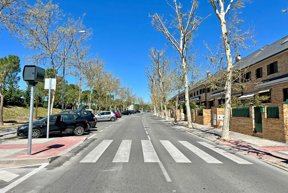 Nueva cabina de radar instalada por el Ayuntamiento de Boadilla del Monte en la calle Manuel de Falla