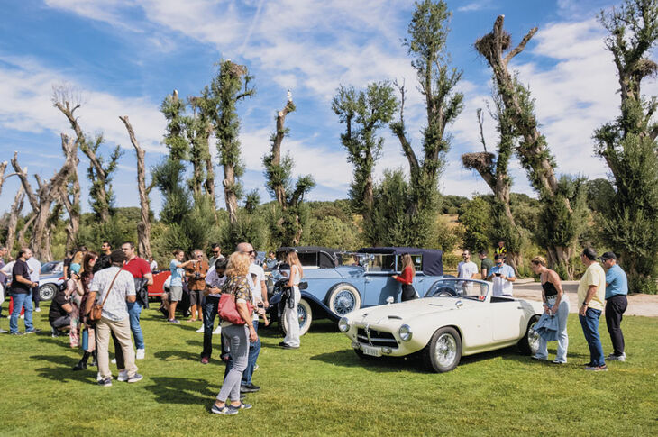 Regresa a Boadilla del Monte 'Autopía', la exposición de coches históricos, en el Bosque Santander