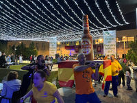 Fiestas Boadilla del Monte 2022. Las peñas en la plaza