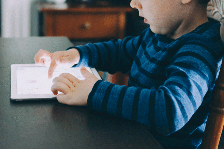 Desde talleres para peques hasta vídeos para aprender a tocar un instrumento y videojuegos para los más mayores. Propuestas de ocio para hacer desde casa