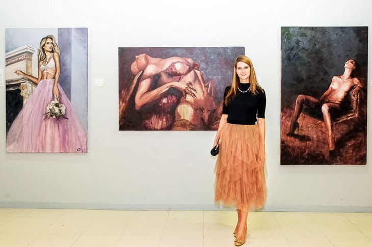 Leticia empezó a pintar por su cuenta con 20 años y 'La feminidad sublime' es su primera exposición al público general.