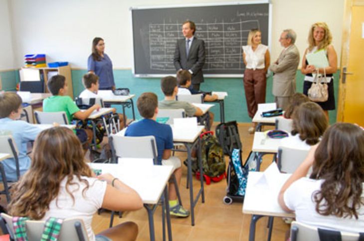 El alcalde de Boadilla del Monte, Antonio González Terol inauguró esta mañana el nuevo curso escolar en el Colegio Ágora.