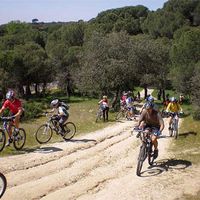 Participantes de la excursión por el monte del circuito Actívate 2007.