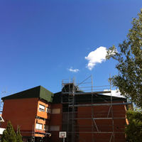 Obras de reparación de las cubiertas del colegio Príncipe Don Felipe en Boadilla del Monte.
