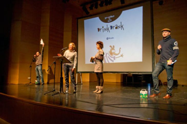 Un instante del taller de lectura en inglés celebrado en el Auditorio Municipal.