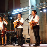 Más de 1.500 personas en el concierto de Café Quijano
