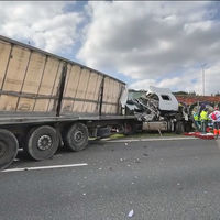 Accidente de dos camiones en la M-50 a su paso por Boadilla del Monte