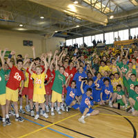 Foto de los participantes en las finales de Deporte Divertido.