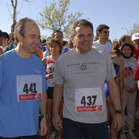 El alcalde de Boadilla del Monte, Arturo González Panero, junto al alcalde de Majadahonda, Narciso de Foxá durante la prueba.