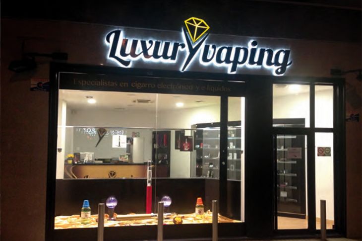 Luxuryvaping posee una amplia variedad de cigarrillos electrónicos, aromas y complementos para sus clientes.