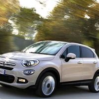 El nuevo Fiat 500X comparte lo bueno de un coche compacto con la energía de un todoterreno.