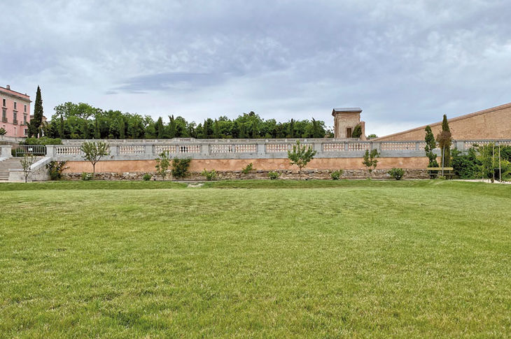 Primavera camino del verano en las huertas del palacio en Boadilla del Monte