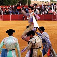 Javier Portal debutó como matador en la corrida celebrada en las fiestas de Boadilla del Monte el pasado 6 de octubre. Una ocasión que no desaprovechó: cortó tres orejas, dos en el primer toro y una en el segundo.