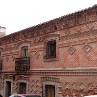 Casa antigua en la calle José Antonio.