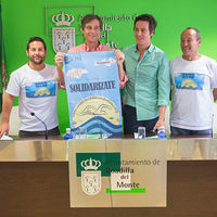 Presentación de la iniciativa 'Una brazada, un céntimo'.