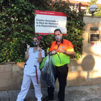 Entrega de mascarillas y pantallas realizados por voluntarios de Boadilla del Monte