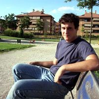 El joven Rafael Urías, en un parque de Boadilla del Monte.