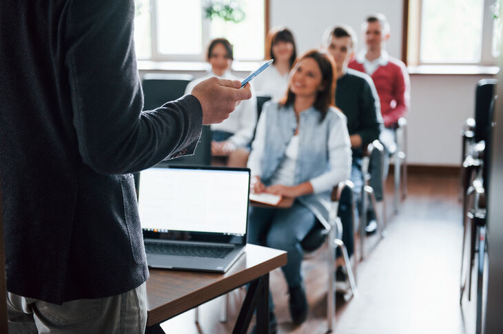 La Comunidad de Madrid incorporará más de cuatro mil nuevos profesores de educación pública el próximo curso