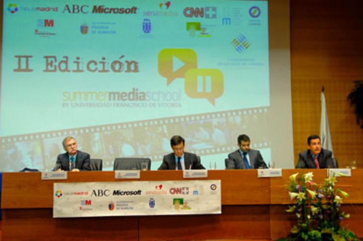 Juan Siguero, alcalde de Boadilla, en el acto de presentación del II Summer Media School.