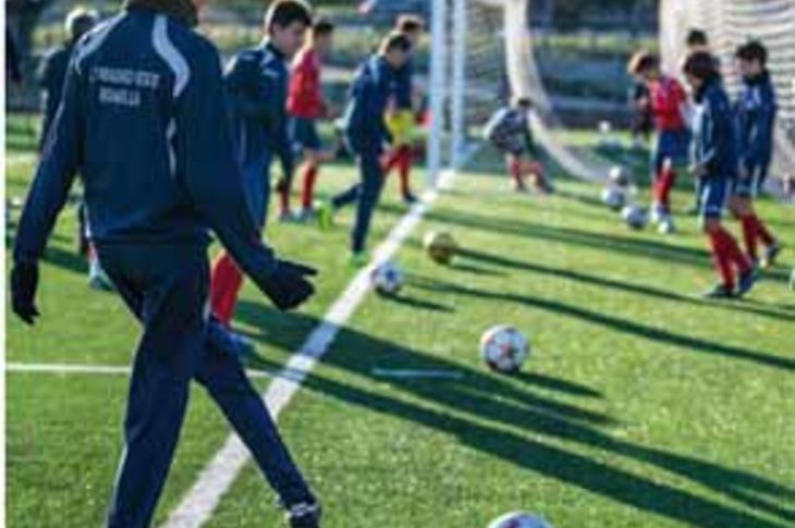 Los chavales del EFMO durante una sesión de entrenamiento.