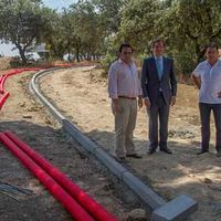 El alcalde, Antonio González Terol, junto con los concejales de Medio Ambiente, Javier Úbeda, y de Urbanizaciones, Rafael de la Paliza.
