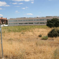 Al fondo, instalaciones del Colegio Highland Los Fresnos, en Boadilla del Monte.