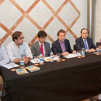 Imagen de la junta directa del Parque Empresarial Prado del Espino durante la reunión.