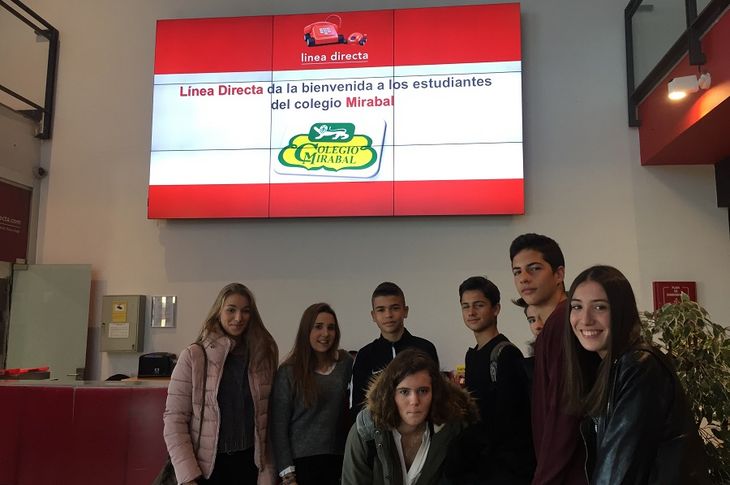 Los alumnos del Mirabal aprenden a trabajar en la empresa.