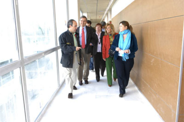 Momento de la visita de los alcaldes de Villaviciosa y Boadilla del Monte al futuro Centro de Formación de Boadilla del Monte.