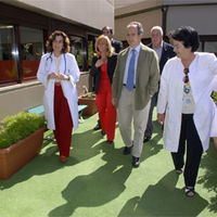 Visita al aula del Hospital Montepríncipe.