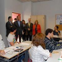 Visita del alcalde de Boadilla, Juan Siguero, el día de la jornada inaugural del curso 2010-2011 en el Centro de Formación municipal.