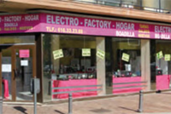 Electrofactory Boadilla está en el Paseo de Madrid esquina con la calle José Antonio, en Boadilla del Monte.