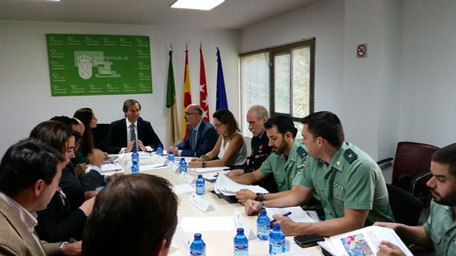 Reunión de equipo de gobierno boadillense y fuerzas de seguridad para ultimar el dispositivo de las Fiestas Patronales.